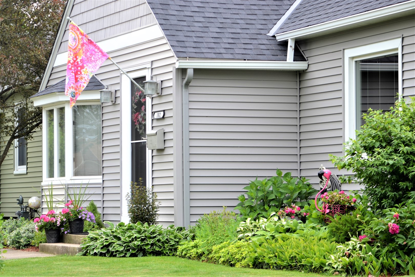 Picture of a house with new siding